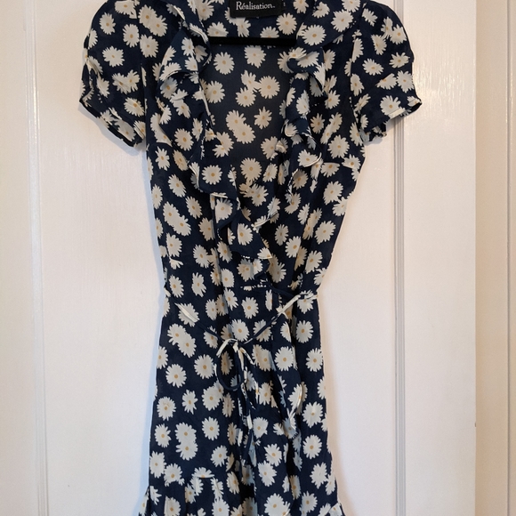 réalisation par blue w/daisy's silk wrap dress - Picture 4 of 9